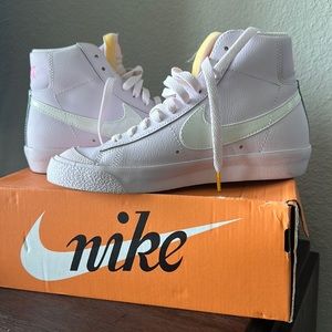 Nike Blazer Mid 77